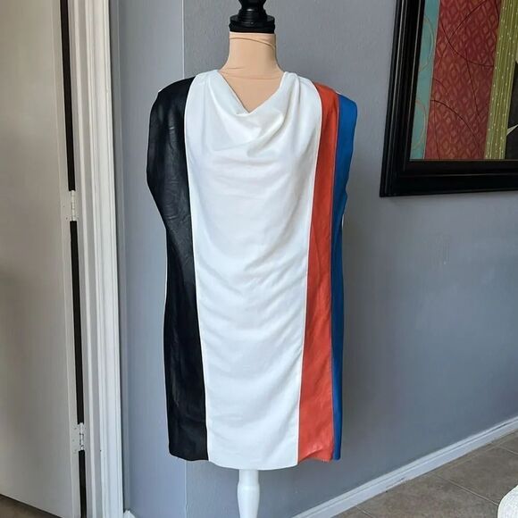 Zara Faux leather dress - Picture 2 of 10